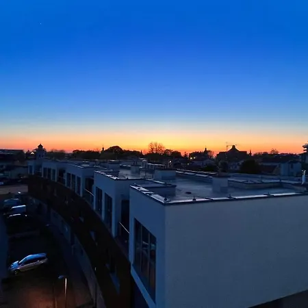 Sunset View - 2 Bedrooms, Large Terrace *